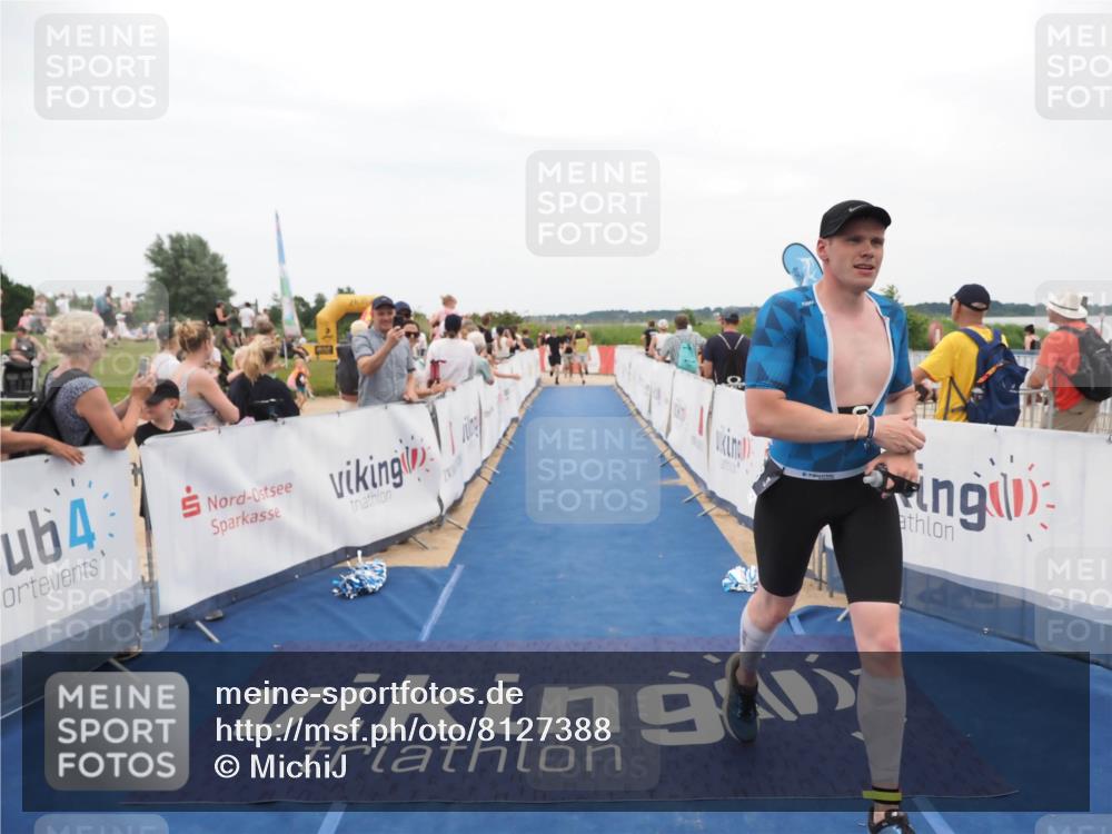 22.06.2025 - Viking Triathlon MichiJ http://msf.ph/oto/8127388 22.06.2025 15:24:39 Ziel 298, 607 meine-sportfotos.de