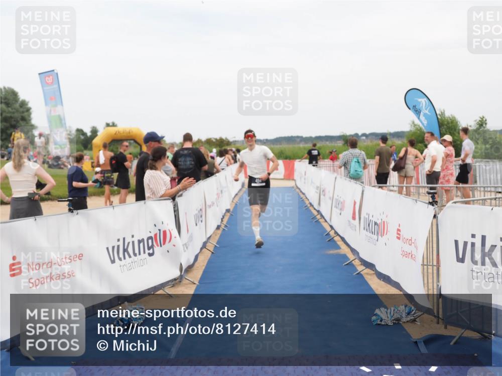 22.06.2025 - Viking Triathlon MichiJ http://msf.ph/oto/8127414 22.06.2025 15:19:17 Ziel 494 meine-sportfotos.de