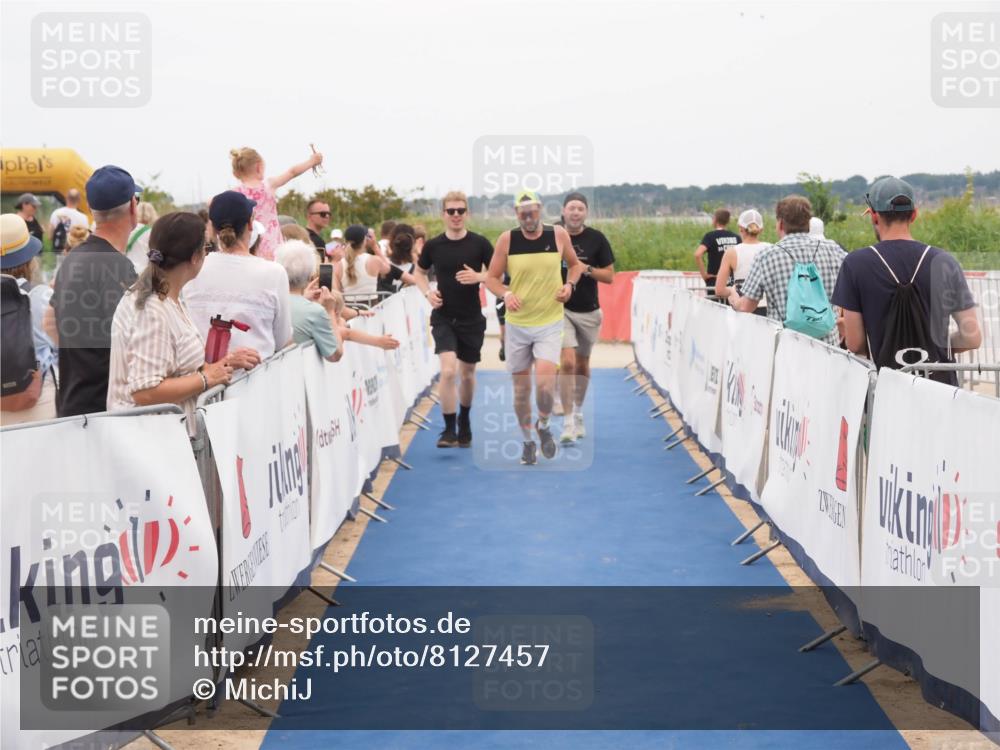 22.06.2025 - Viking Triathlon MichiJ http://msf.ph/oto/8127457 22.06.2025 15:24:42 Ziel 210, 298, 607 meine-sportfotos.de