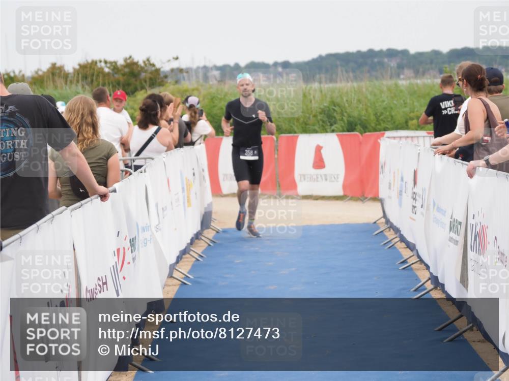 22.06.2025 - Viking Triathlon MichiJ http://msf.ph/oto/8127473 22.06.2025 15:19:25 Ziel 358 meine-sportfotos.de
