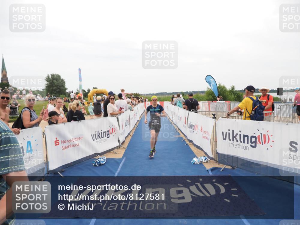 22.06.2025 - Viking Triathlon MichiJ http://msf.ph/oto/8127581 22.06.2025 15:24:48 Ziel 210, 607 meine-sportfotos.de