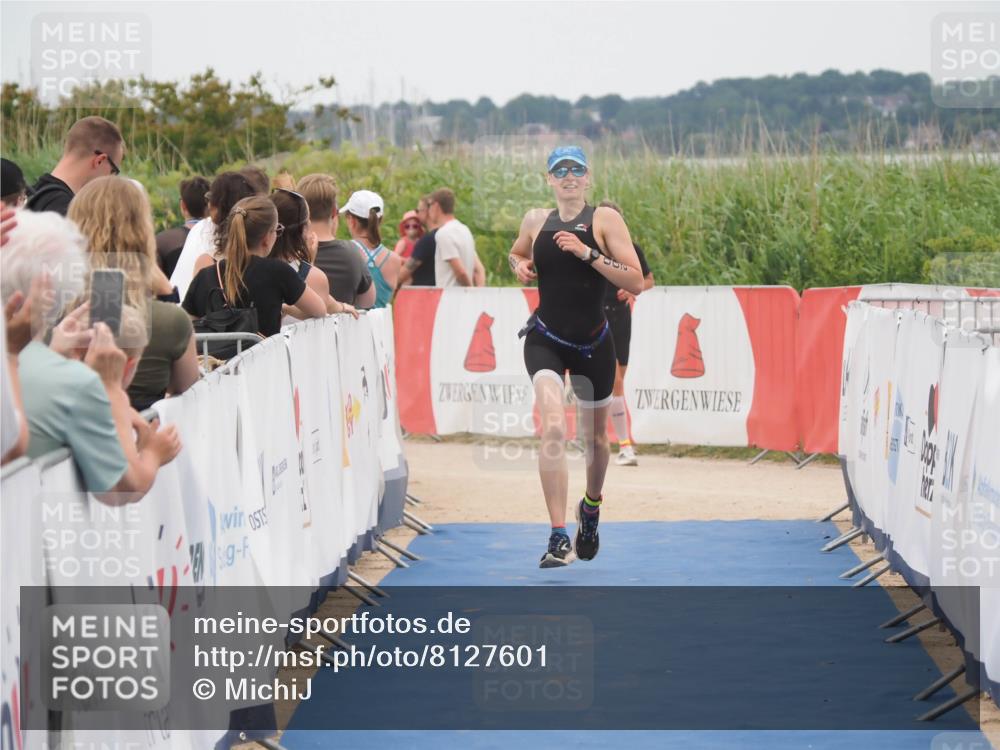 22.06.2025 - Viking Triathlon MichiJ http://msf.ph/oto/8127601 22.06.2025 15:24:53 Ziel 200, 210 meine-sportfotos.de