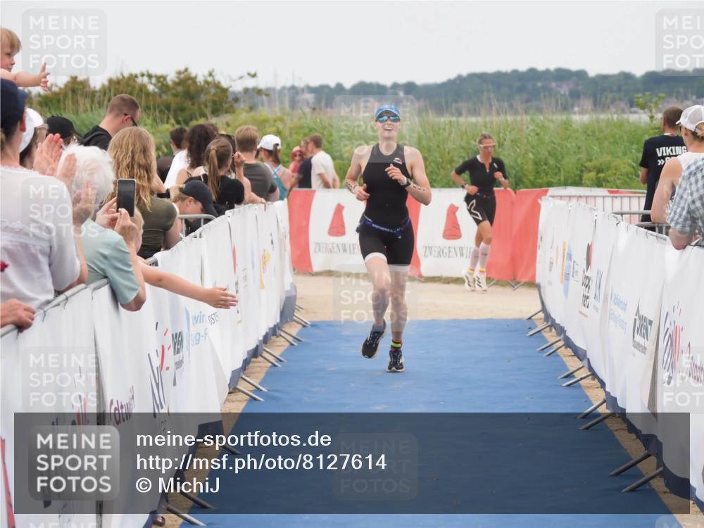 22.06.2025 - Viking Triathlon MichiJ http://msf.ph/oto/8127614 22.06.2025 15:24:53 Ziel 200, 210 meine-sportfotos.de