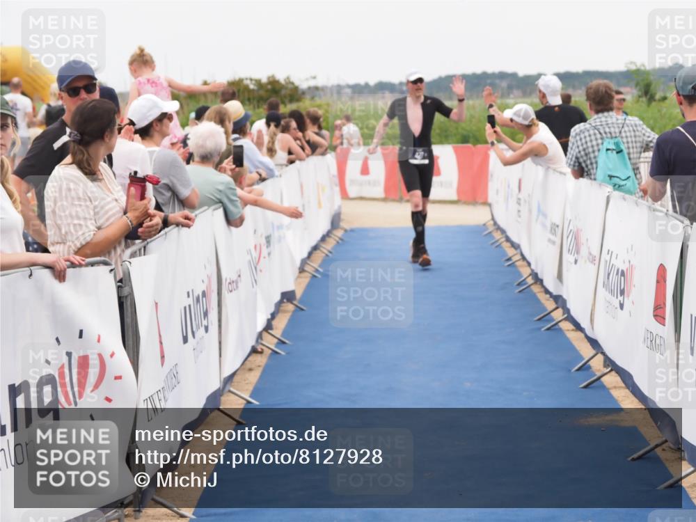 22.06.2025 - Viking Triathlon MichiJ http://msf.ph/oto/8127928 22.06.2025 15:25:41 Ziel 427 meine-sportfotos.de