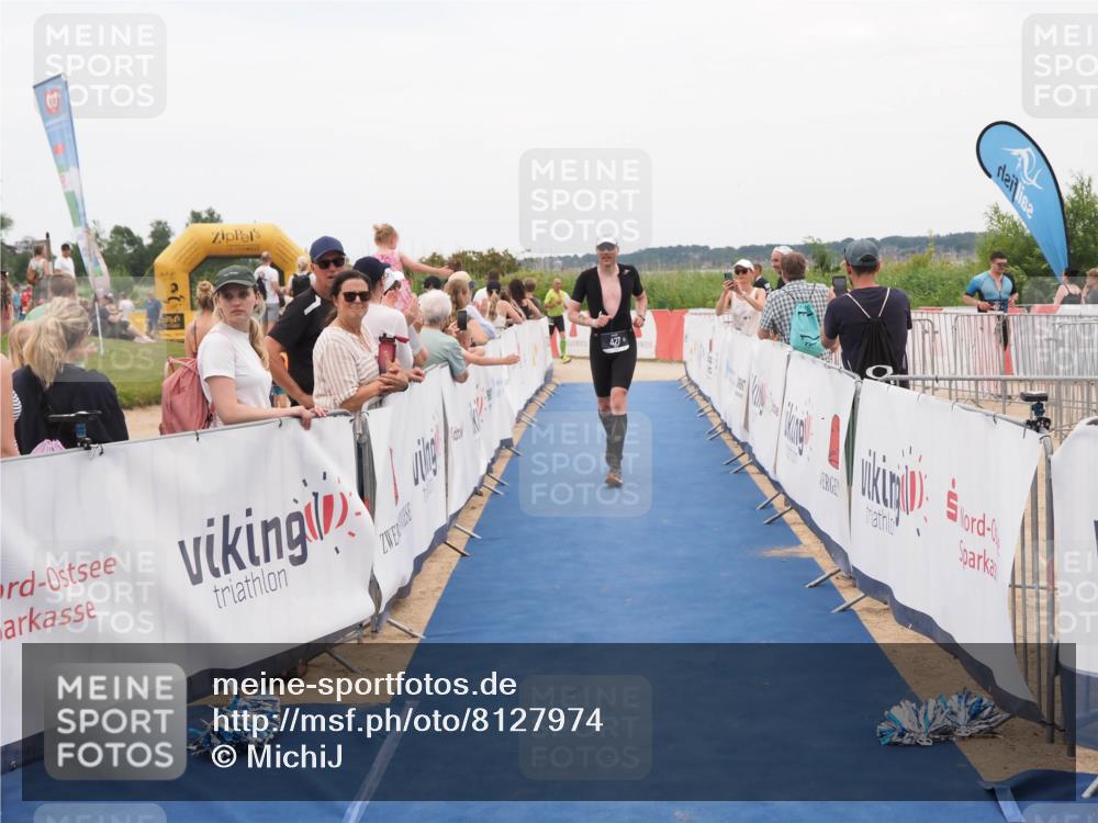 22.06.2025 - Viking Triathlon MichiJ http://msf.ph/oto/8127974 22.06.2025 15:25:42 Ziel 427 meine-sportfotos.de