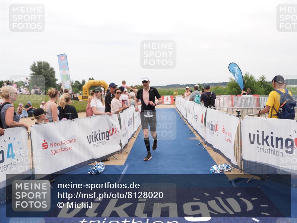 22.06.2025 - Viking Triathlon MichiJ http://msf.ph/oto/8128020 22.06.2025 15:25:44 Ziel 427 meine-sportfotos.de