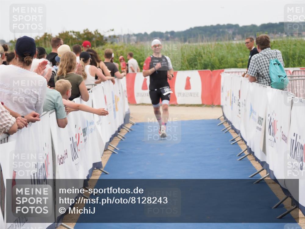 22.06.2025 - Viking Triathlon MichiJ http://msf.ph/oto/8128243 22.06.2025 15:26:35 Ziel 385 meine-sportfotos.de