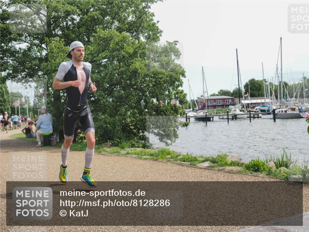 22.06.2025 - Viking Triathlon KatJ http://msf.ph/oto/8128286 22.06.2025 13:52:22 Laufen 215, 393 meine-sportfotos.de