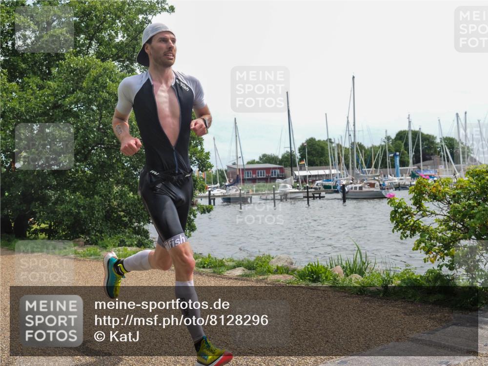 22.06.2025 - Viking Triathlon KatJ http://msf.ph/oto/8128296 22.06.2025 13:52:23 Laufen 215, 393 meine-sportfotos.de