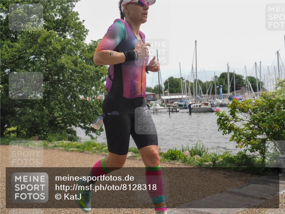 22.06.2025 - Viking Triathlon KatJ http://msf.ph/oto/8128318 22.06.2025 13:52:25 Laufen 215, 393 meine-sportfotos.de