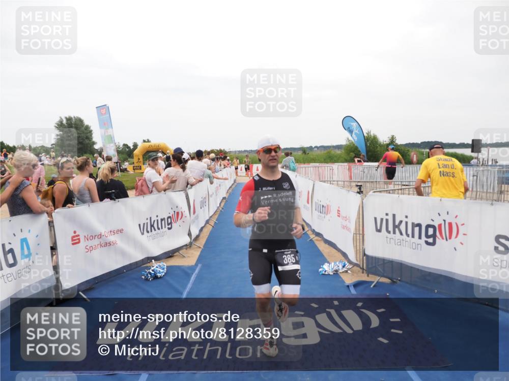 22.06.2025 - Viking Triathlon MichiJ http://msf.ph/oto/8128359 22.06.2025 15:26:39 Ziel 220, 385 meine-sportfotos.de