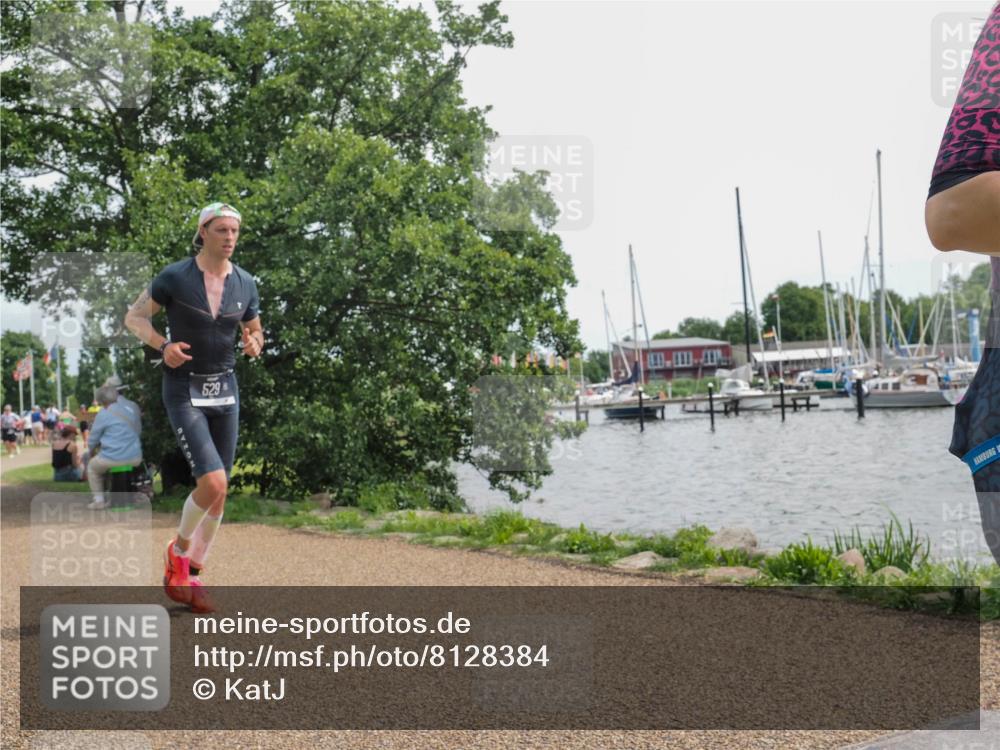 22.06.2025 - Viking Triathlon KatJ http://msf.ph/oto/8128384 22.06.2025 13:52:39 Laufen 525, 529 meine-sportfotos.de