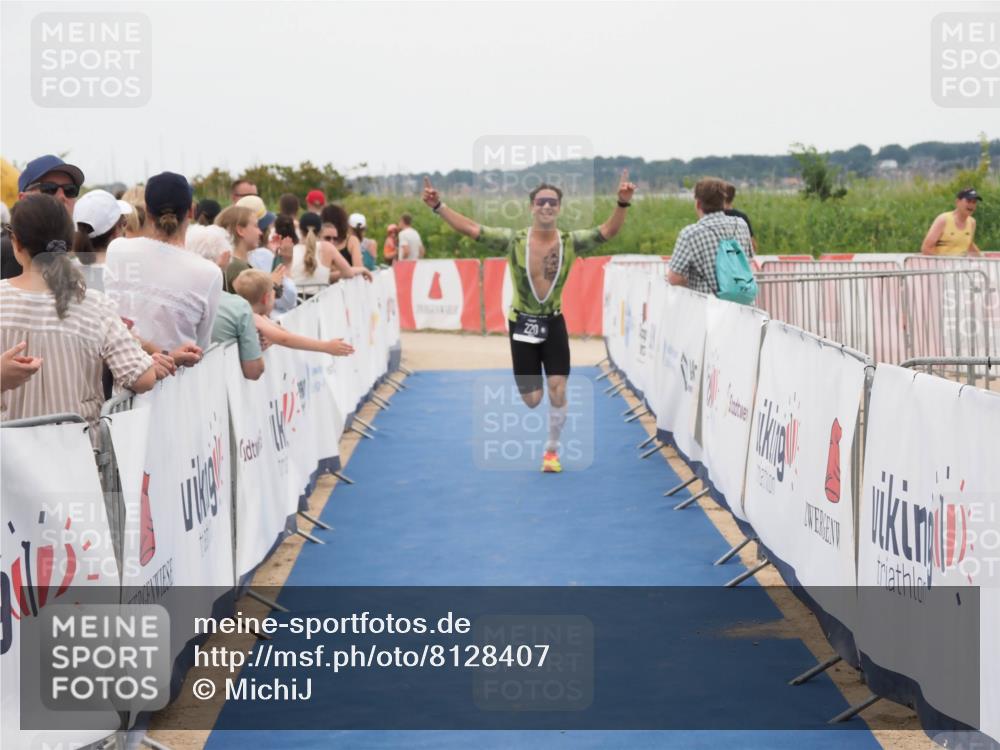 22.06.2025 - Viking Triathlon MichiJ http://msf.ph/oto/8128407 22.06.2025 15:26:43 Ziel 220, 385 meine-sportfotos.de