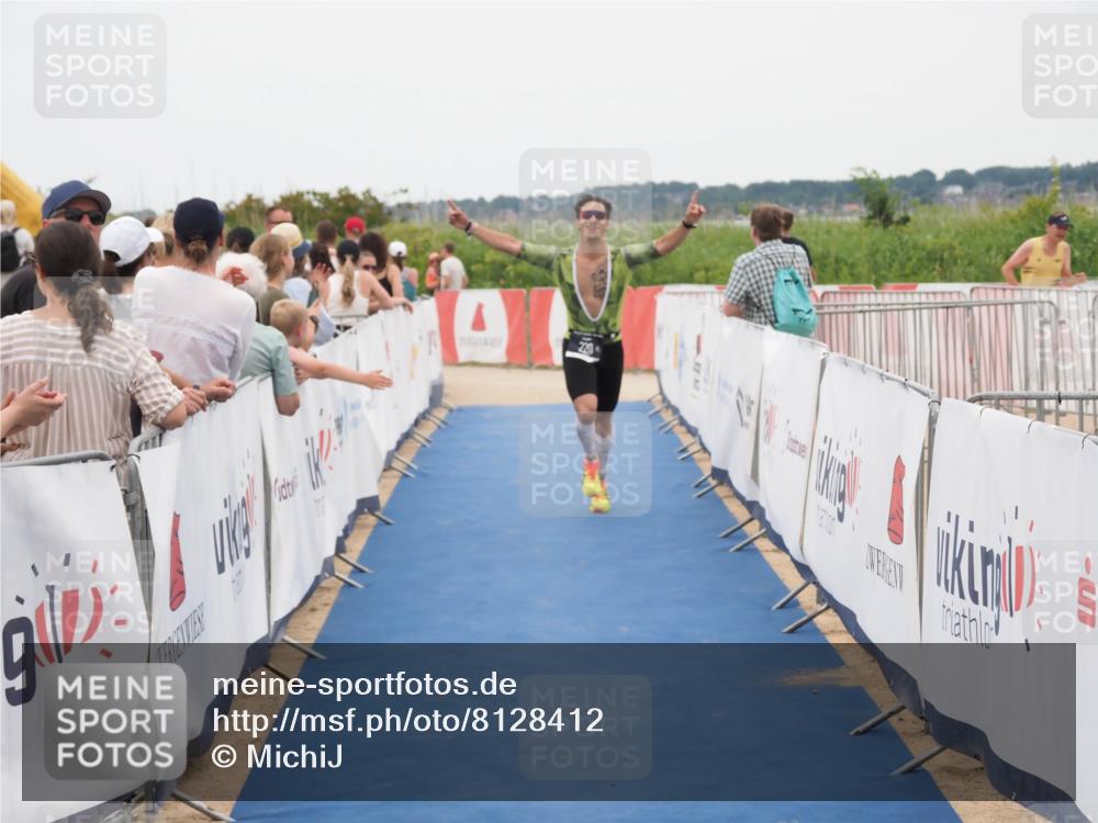 22.06.2025 - Viking Triathlon MichiJ http://msf.ph/oto/8128412 22.06.2025 15:26:44 Ziel 220 meine-sportfotos.de