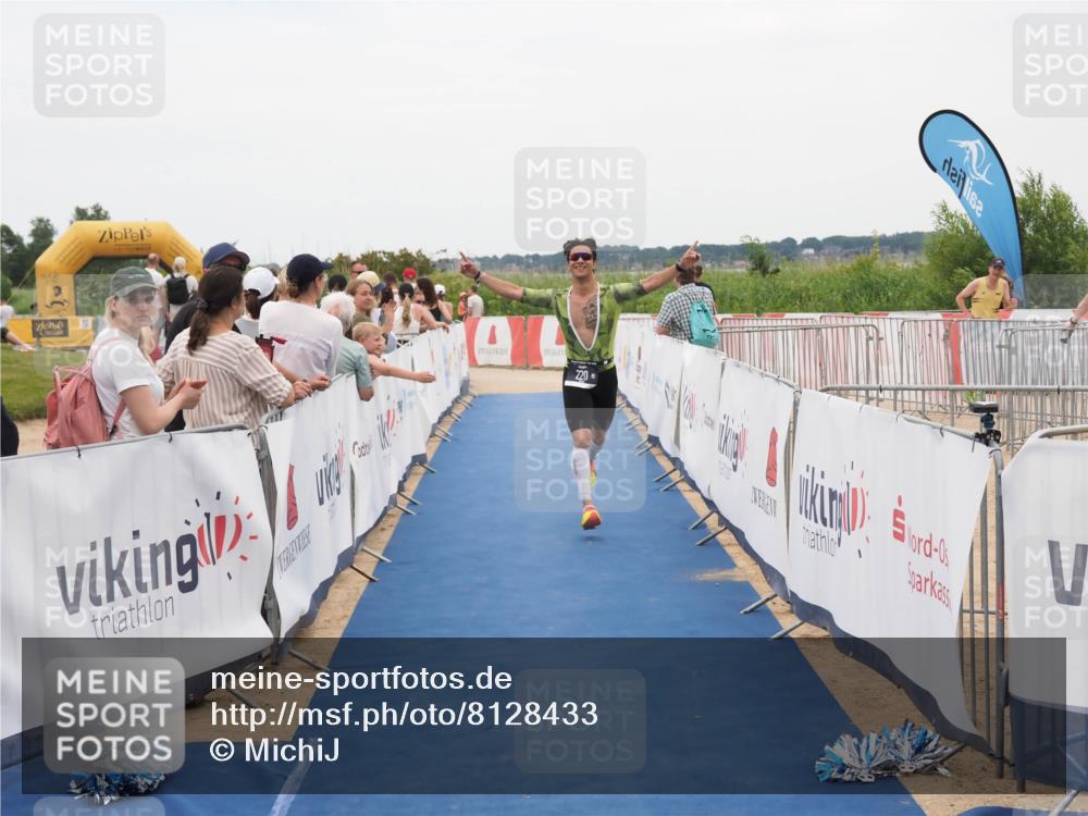 22.06.2025 - Viking Triathlon MichiJ http://msf.ph/oto/8128433 22.06.2025 15:26:44 Ziel 220 meine-sportfotos.de