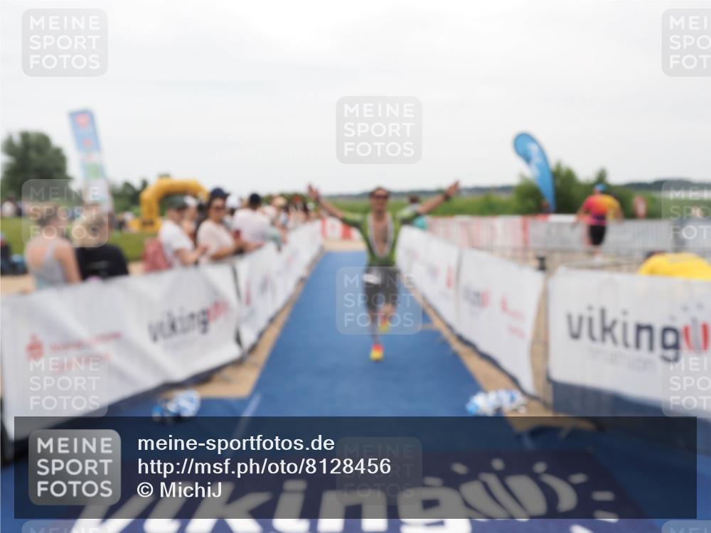 22.06.2025 - Viking Triathlon MichiJ http://msf.ph/oto/8128456 22.06.2025 15:26:45 Ziel 220 meine-sportfotos.de
