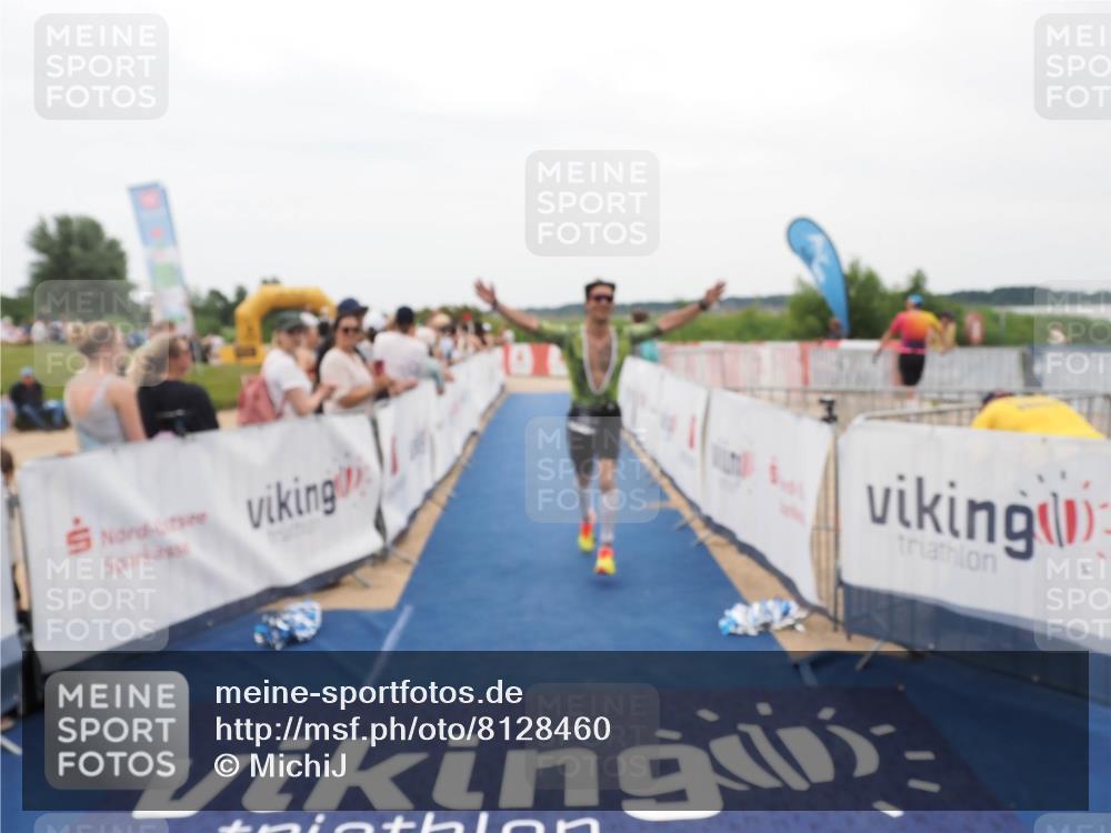 22.06.2025 - Viking Triathlon MichiJ http://msf.ph/oto/8128460 22.06.2025 15:26:46 Ziel 220 meine-sportfotos.de