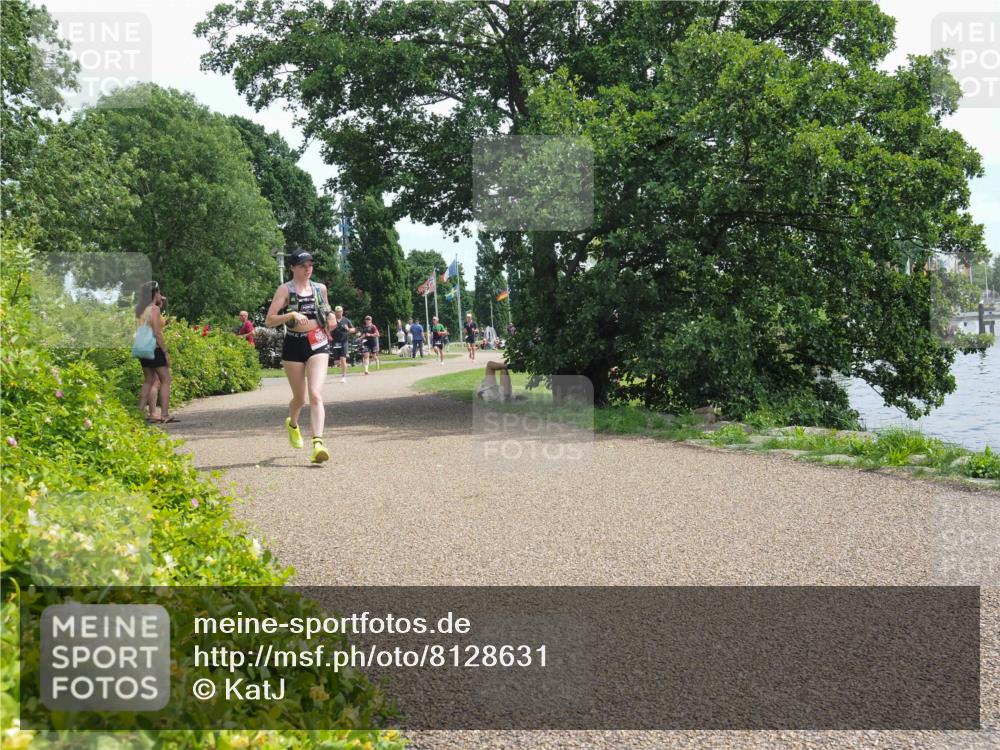 22.06.2025 - Viking Triathlon KatJ http://msf.ph/oto/8128631 22.06.2025 13:15:01 Laufen 608 meine-sportfotos.de