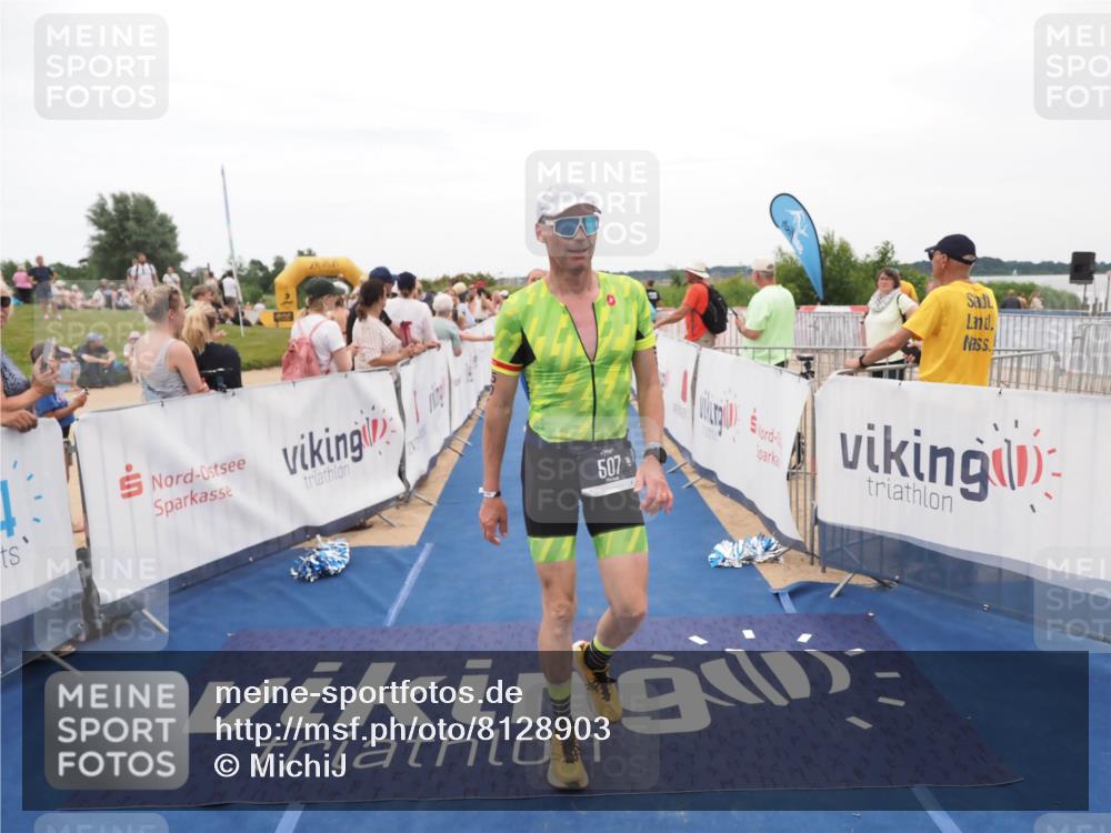 22.06.2025 - Viking Triathlon MichiJ http://msf.ph/oto/8128903 22.06.2025 15:27:21 Ziel 110, 383, 507 meine-sportfotos.de