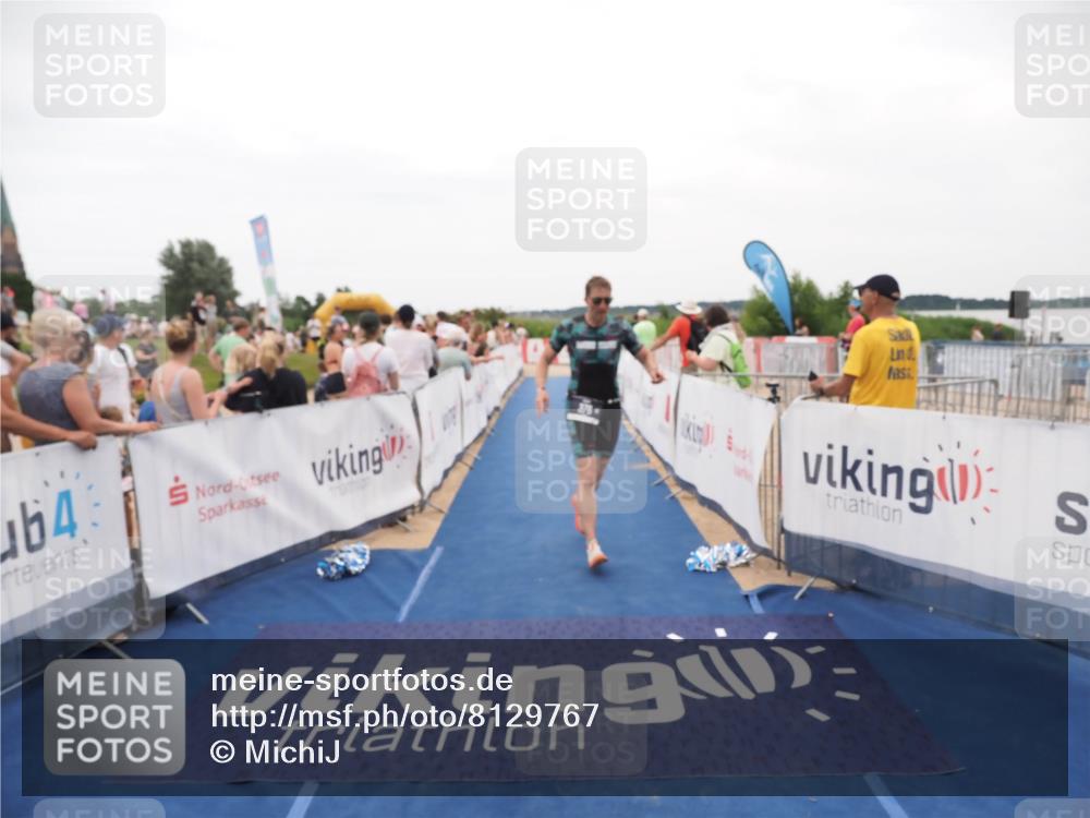 22.06.2025 - Viking Triathlon MichiJ http://msf.ph/oto/8129767 22.06.2025 15:29:21 Ziel 376 meine-sportfotos.de