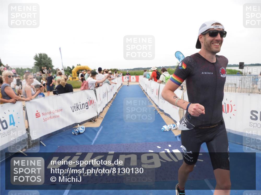 22.06.2025 - Viking Triathlon MichiJ http://msf.ph/oto/8130130 22.06.2025 15:30:07 Ziel 217, 433 meine-sportfotos.de