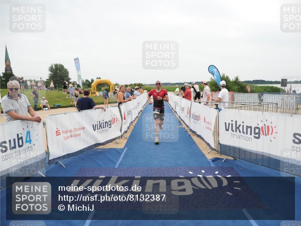 22.06.2025 - Viking Triathlon MichiJ http://msf.ph/oto/8132387 22.06.2025 15:45:09 Ziel 465, 511 meine-sportfotos.de