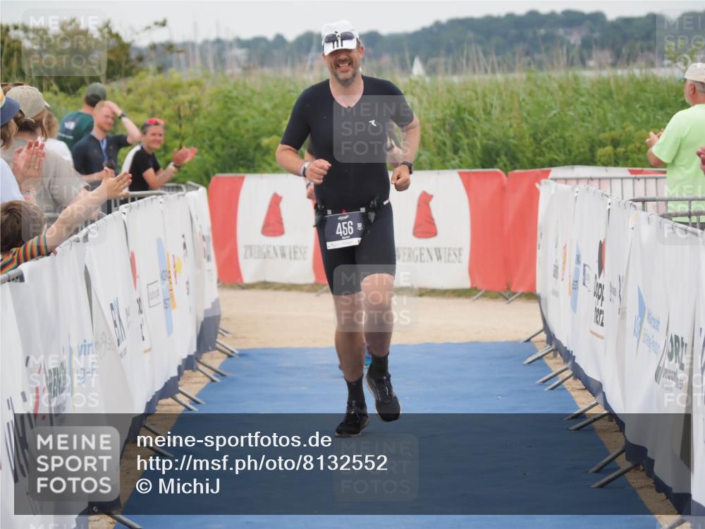 22.06.2025 - Viking Triathlon MichiJ http://msf.ph/oto/8132552 22.06.2025 15:46:42 Ziel 456 meine-sportfotos.de
