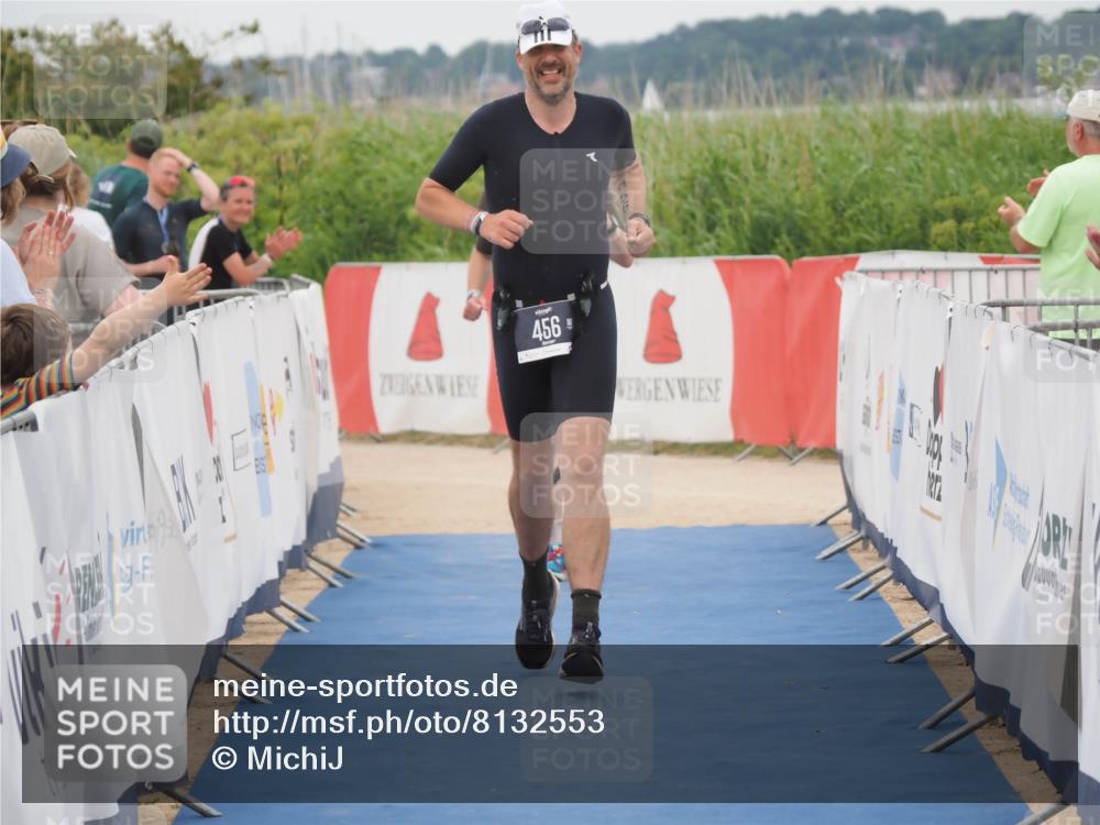 22.06.2025 - Viking Triathlon MichiJ http://msf.ph/oto/8132553 22.06.2025 15:46:43 Ziel 456 meine-sportfotos.de