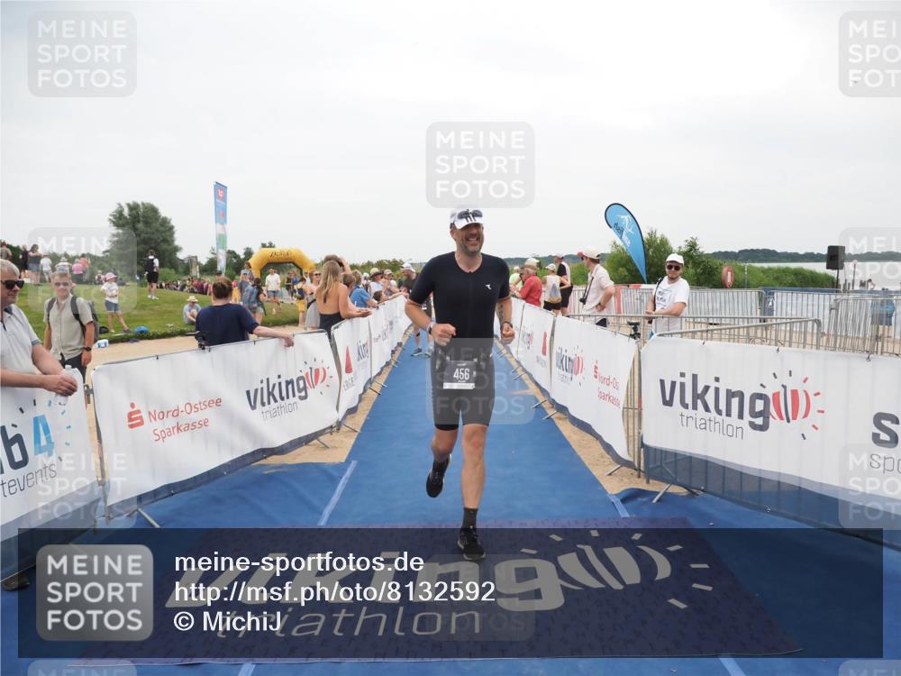 22.06.2025 - Viking Triathlon MichiJ http://msf.ph/oto/8132592 22.06.2025 15:46:47 Ziel 335, 456 meine-sportfotos.de