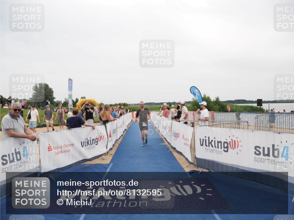 22.06.2025 - Viking Triathlon MichiJ http://msf.ph/oto/8132595 22.06.2025 15:46:52 Ziel 335, 456 meine-sportfotos.de