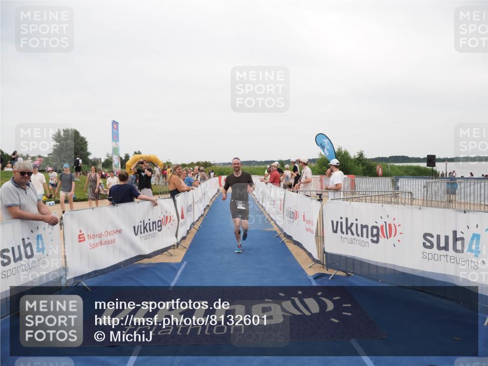 22.06.2025 - Viking Triathlon MichiJ http://msf.ph/oto/8132601 22.06.2025 15:46:52 Ziel 335, 456 meine-sportfotos.de