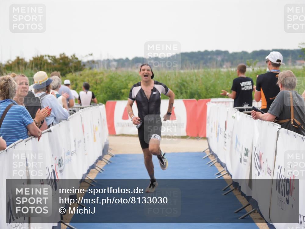 22.06.2025 - Viking Triathlon MichiJ http://msf.ph/oto/8133030 22.06.2025 15:52:48 Ziel 463 meine-sportfotos.de