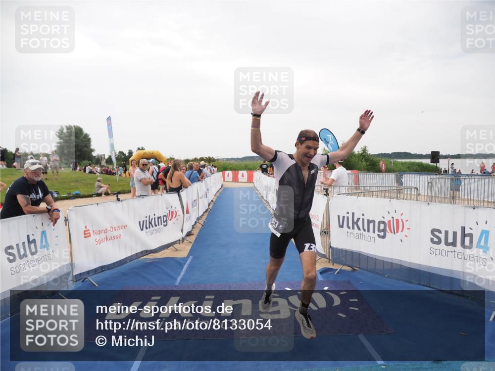 22.06.2025 - Viking Triathlon MichiJ http://msf.ph/oto/8133054 22.06.2025 15:52:51 Ziel 463 meine-sportfotos.de