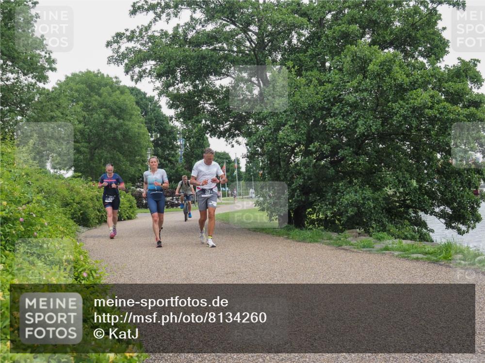 22.06.2025 - Viking Triathlon KatJ http://msf.ph/oto/8134260 22.06.2025 15:58:18 Laufen 359, 498 meine-sportfotos.de