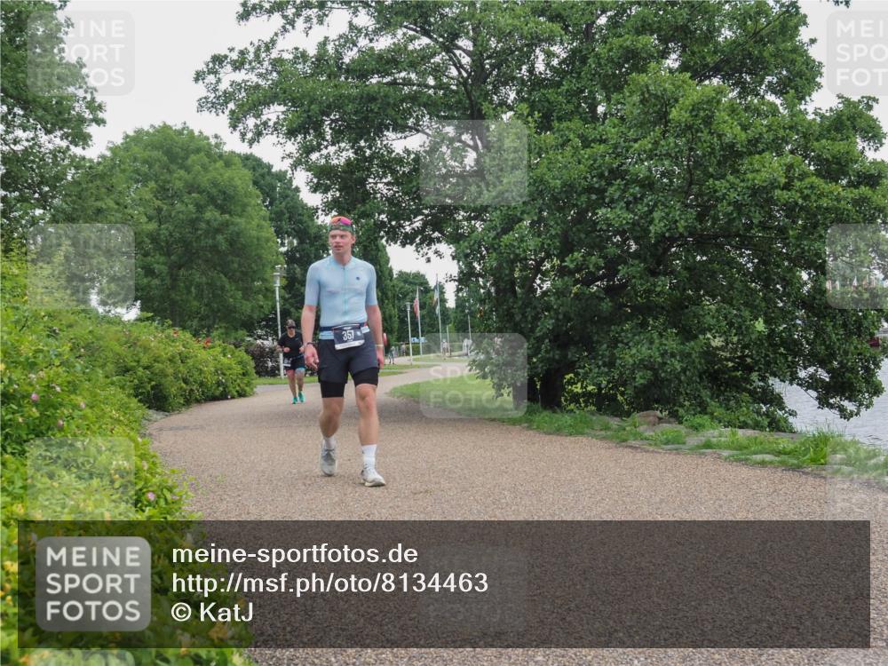 22.06.2025 - Viking Triathlon KatJ http://msf.ph/oto/8134463 22.06.2025 15:59:12 Laufen 357 meine-sportfotos.de