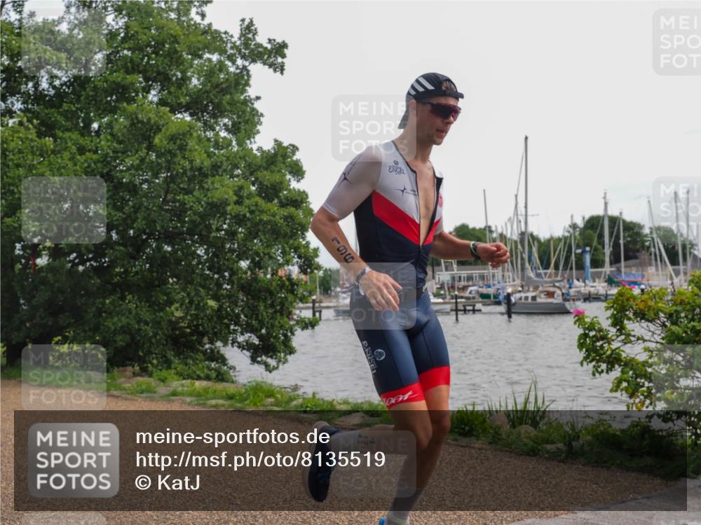 22.06.2025 - Viking Triathlon KatJ http://msf.ph/oto/8135519 22.06.2025 14:24:37 Laufen 196, 221 meine-sportfotos.de