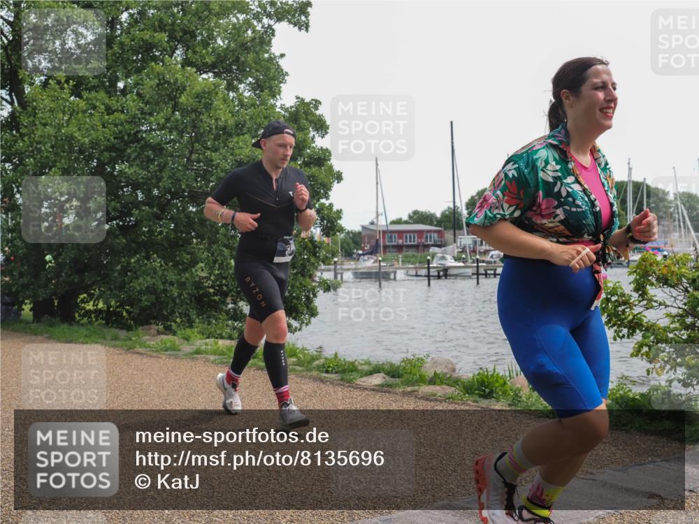 22.06.2025 - Viking Triathlon KatJ http://msf.ph/oto/8135696 22.06.2025 14:27:07 Laufen 38, 656, 660 meine-sportfotos.de