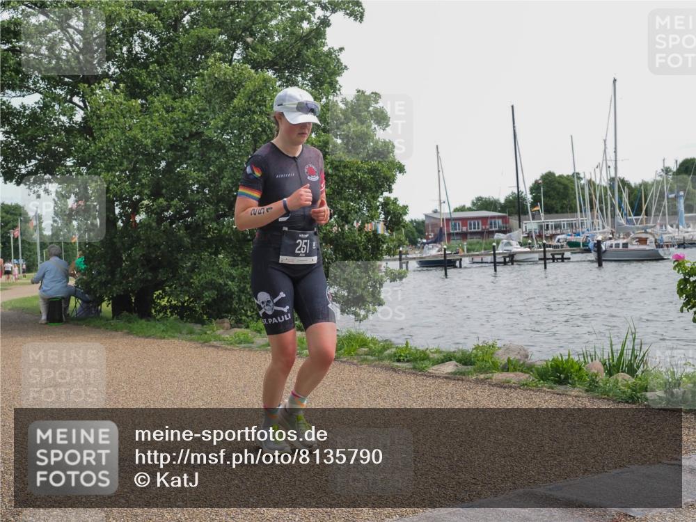 22.06.2025 - Viking Triathlon KatJ http://msf.ph/oto/8135790 22.06.2025 14:28:06 Laufen 251 meine-sportfotos.de