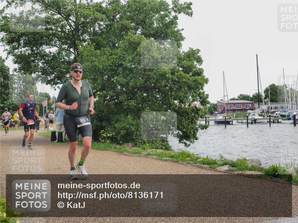 22.06.2025 - Viking Triathlon KatJ http://msf.ph/oto/8136171 22.06.2025 14:34:41 Laufen 55, 186, 621 meine-sportfotos.de