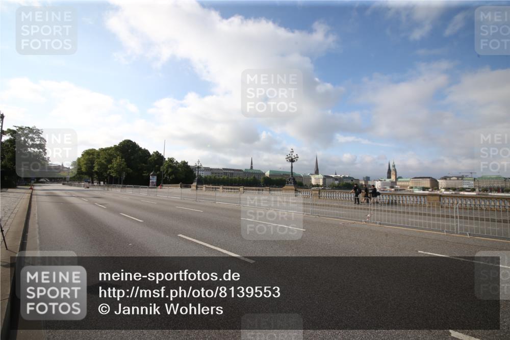 29.06.2025 - hella hamburg halbmarathon Jannik Wohlers http://msf.ph/oto/8139553 29.06.2025 08:29:27 Lombardsbrücke  meine-sportfotos.de