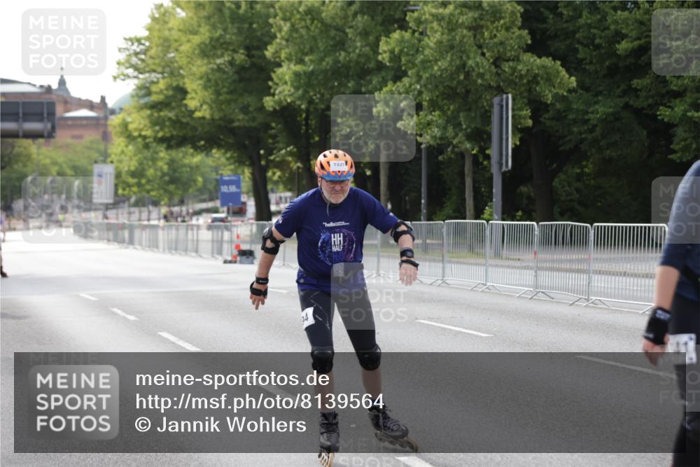 29.06.2025 - hella hamburg halbmarathon Jannik Wohlers http://msf.ph/oto/8139564 29.06.2025 09:03:27 Lombardsbrücke  meine-sportfotos.de