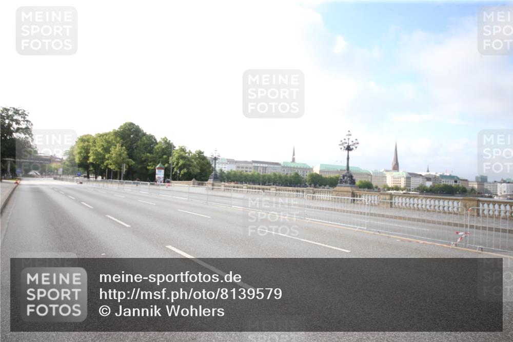 29.06.2025 - hella hamburg halbmarathon Jannik Wohlers http://msf.ph/oto/8139579 29.06.2025 08:30:01 Lombardsbrücke  meine-sportfotos.de