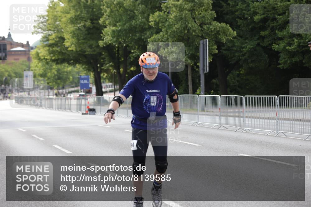 29.06.2025 - hella hamburg halbmarathon Jannik Wohlers http://msf.ph/oto/8139585 29.06.2025 09:03:27 Lombardsbrücke  meine-sportfotos.de