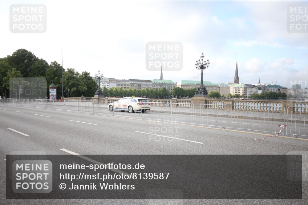 29.06.2025 - hella hamburg halbmarathon Jannik Wohlers http://msf.ph/oto/8139587 29.06.2025 08:30:07 Lombardsbrücke  meine-sportfotos.de