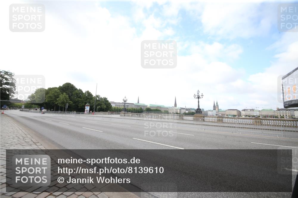 29.06.2025 - hella hamburg halbmarathon Jannik Wohlers http://msf.ph/oto/8139610 29.06.2025 08:32:59 Lombardsbrücke  meine-sportfotos.de