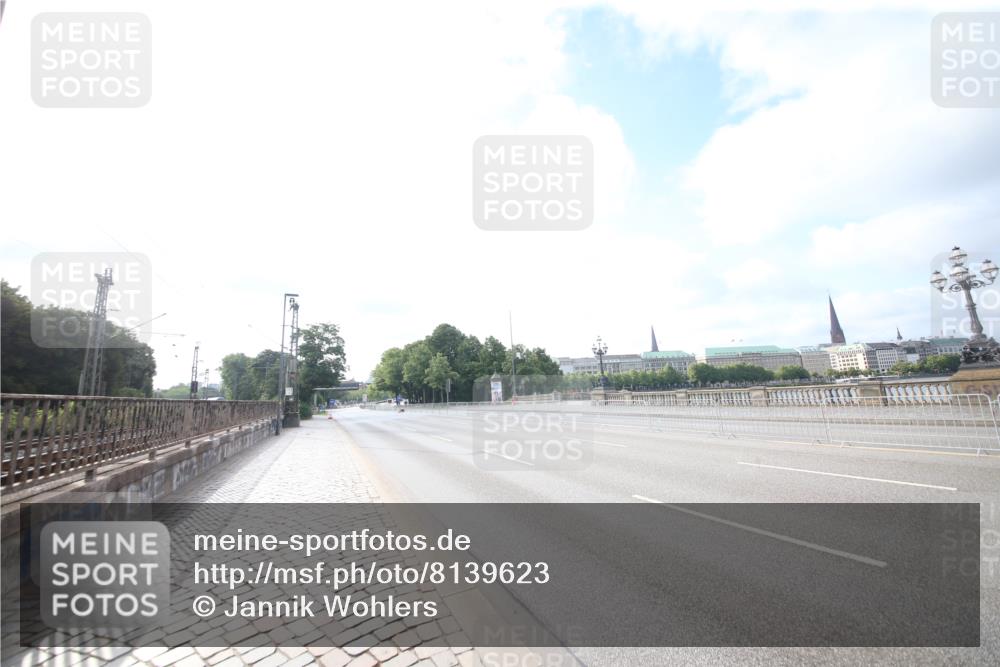 29.06.2025 - hella hamburg halbmarathon Jannik Wohlers http://msf.ph/oto/8139623 29.06.2025 08:35:50 Lombardsbrücke  meine-sportfotos.de