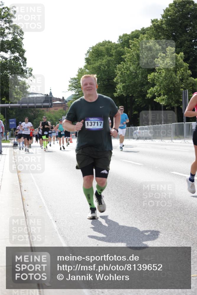 29.06.2025 - hella hamburg halbmarathon Jannik Wohlers http://msf.ph/oto/8139652 29.06.2025 10:04:46 Lombardsbrücke 1863, 2424, 3071, 3413, 3578, 4220, 6059, 6907, 6908, 7302, 7826, 8089, 8999, 9007, 9075, 9165, 11595, 13327, 13717, 14203, 16478, 16847, 17112, 17707, 17818, 18189, 18616, 18617, 19034 meine-sportfotos.de