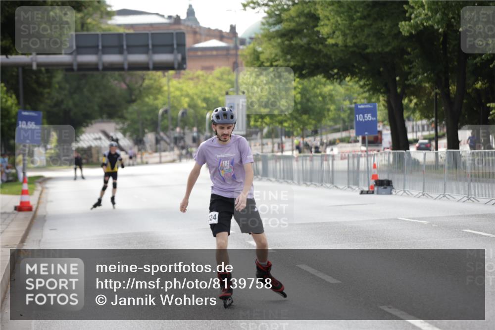 29.06.2025 - hella hamburg halbmarathon Jannik Wohlers http://msf.ph/oto/8139758 29.06.2025 09:03:33 Lombardsbrücke  meine-sportfotos.de