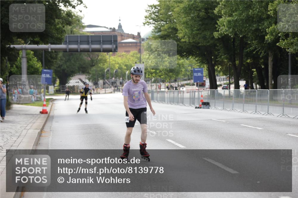 29.06.2025 - hella hamburg halbmarathon Jannik Wohlers http://msf.ph/oto/8139778 29.06.2025 09:03:33 Lombardsbrücke  meine-sportfotos.de