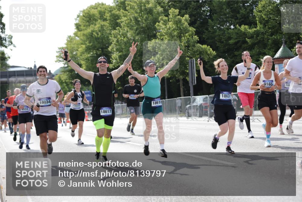 29.06.2025 - hella hamburg halbmarathon Jannik Wohlers http://msf.ph/oto/8139797 29.06.2025 10:04:53 Lombardsbrücke 1863, 2288, 2298, 3578, 4014, 4220, 5073, 6059, 6907, 6908, 7826, 8999, 9007, 9075, 9165, 9559, 9680, 10694, 11784, 12557, 13221, 13717, 14203, 16092, 16478, 16847, 17707, 18616, 18617, 19034 meine-sportfotos.de
